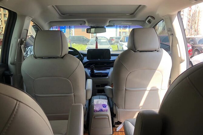 1-Way Private Transfer between Beijing Airport and City Hotels - Meet-and-Name Pickup at Beijing Capital Airport (PEK)