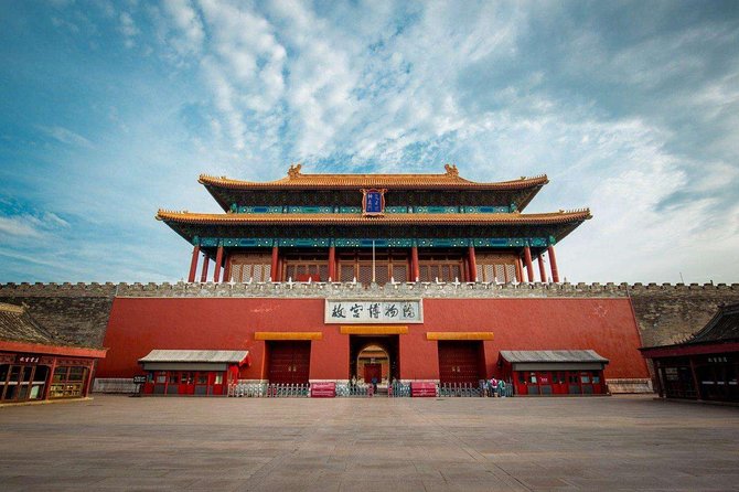 2-Day Beijing Sightseeing Highlights Combo Package with Lunch - Temple of Heaven plus a Chinese-style lunch and a Silk factory stop