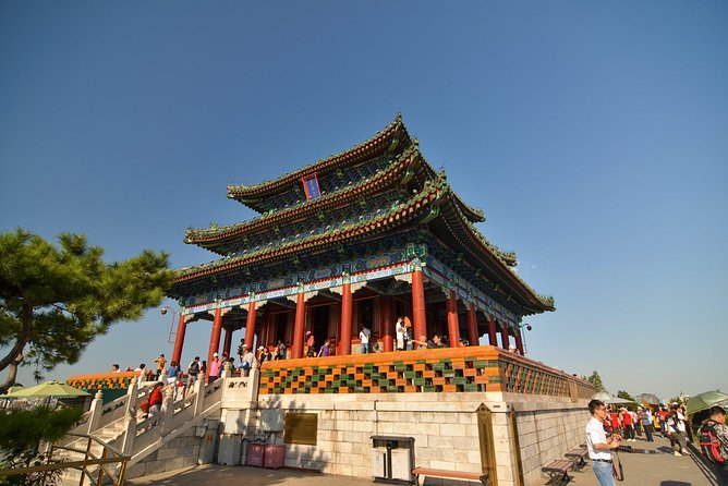 2-Hour Beijing Private Jingshan Coal Hill Park and Beihai Park Walking Tour - A realistic view of drawbacks and day-of surprises