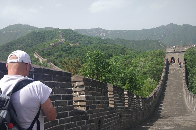 2 Sections Great Wall Hiking Tour to Mutianyu & Huanghuacheng - Crowd management: less waiting, more wall time