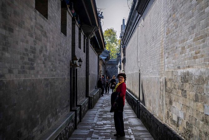 3-Hour Private Hutong Walking Tour with Drum Show at Drum Tower and Tea Tasting - Yandai Xie Street (Tobacco Pouch Street) and How a Commercial Lane Changes