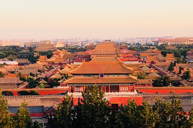 4-Hour Private Tour: Jingshan Park, Hutong & JinDing Xuan Dim Sum - Jingshan Park: the view and the walking reality