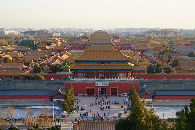5-Hour Private Beijing Central Axis Tour - Shichahai and hutongs by rickshaw, plus a local family visit