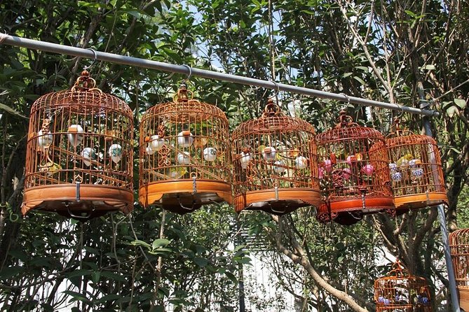 6-Hour Private Beijing Tour: Flower and Fish Market, Panjiayuan Antique Market and 798 Art Zone - Panjiayuan Antique Market: crafts, calligraphy, teapots, and Cultural Revolution memorabilia