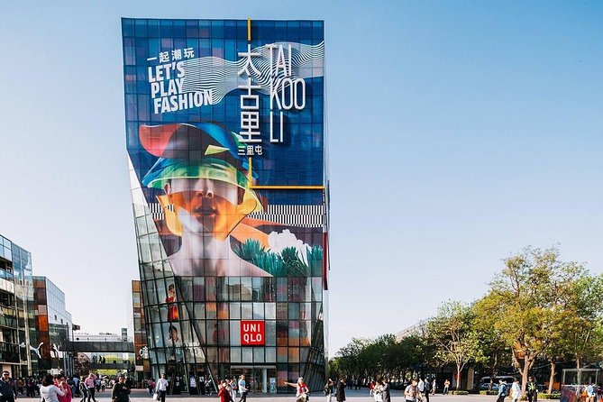 798 Art Zone, Panjiayuan Antique Market And Taikooli Private Driver Service - Starting Smart in Beijing: Early Pickup, Short Waits, Less Stress