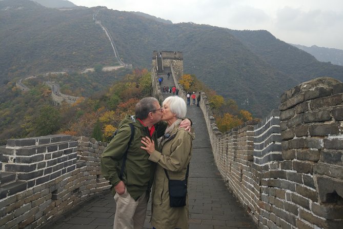All-inclusive Day Tour: Mutianyu Great Wall & Beijing Panda Zoo with Local Lunch - Getting picked up, staying on track, and what guides do best