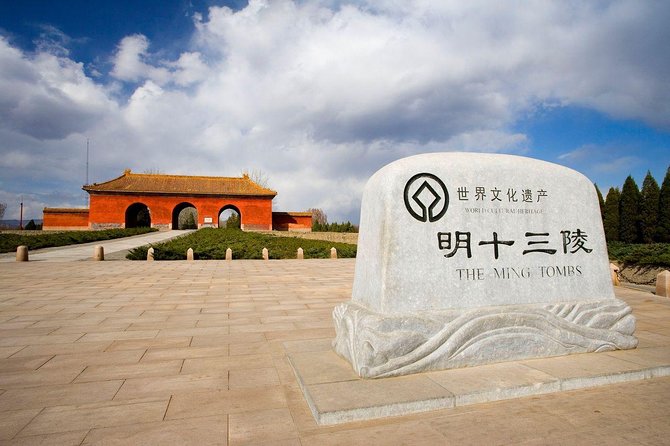 All Inclusive Private Tour to Huanghuacheng Waterside Great Wall and Ming Tombs - Huanghuacheng Waterside Great Wall, the lakeside section you actually want