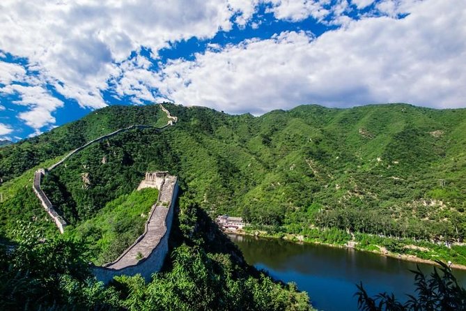 All Inclusive Private Tour to Huanghuacheng Waterside Great Wall and Ming Tombs - Ming Tombs: choosing Dingling or Changling, and why that choice matters