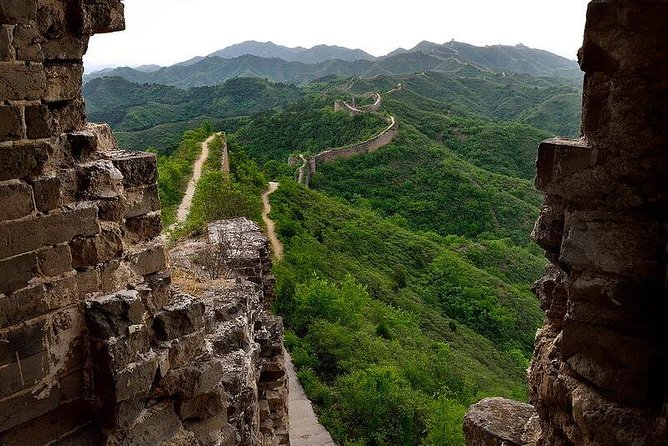 All-Inclusive Private Wild Great Wall Hiking Tour at Gubeikou - What the Chinese Lunch Stop Feels Like on a Hiking Day