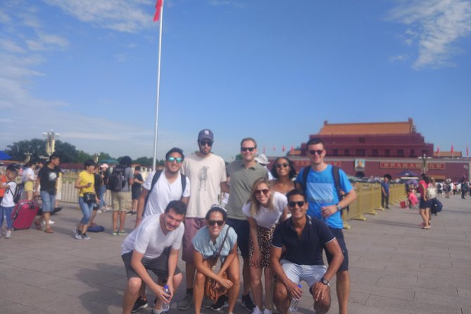 All-Inclusive Tour: Tiananmen Square, Forbidden City, Great Wall - Lunch in a local restaurant, with the day’s energy in mind