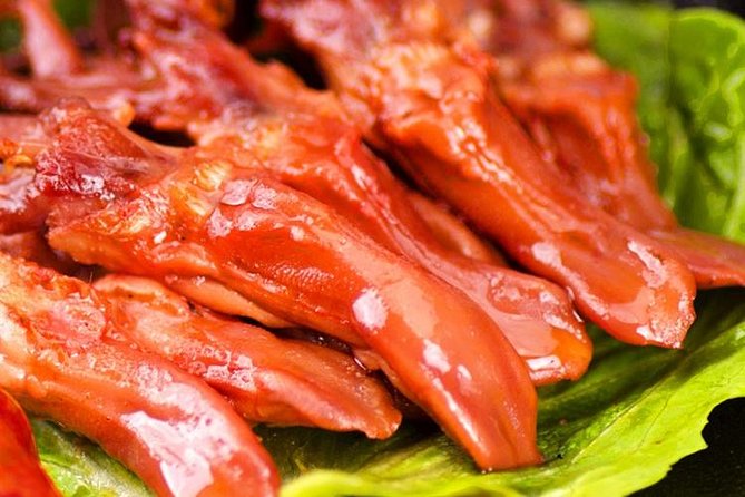 Amazing Food Challenge for Brave Man in Beijing - Getting Started in Dongsi Hutong and Building Your Brave-Man Stomach