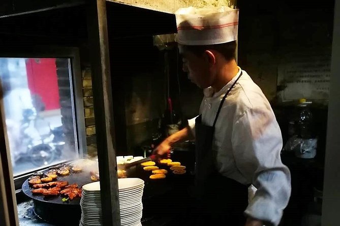 Authentic Old Beijing Hutong Food and Beer Private Tour - Shichahai start: 1000-year-old alleys without the map fight