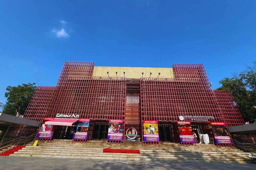 Beijing: Acrobatic Show Tickets Traditional & Modern Fusion - How to make the most of a tight, one-hour night