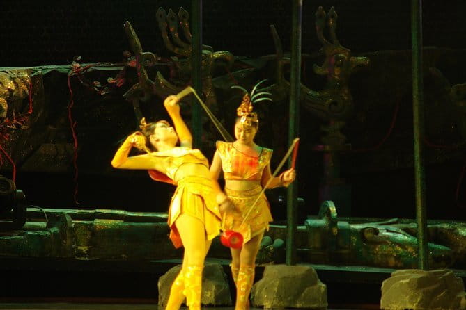 Beijing Acrobatic Show Tickets w/ Optional Dinner or Transfer - Planning Your Night at Red Theatre in Dongcheng District