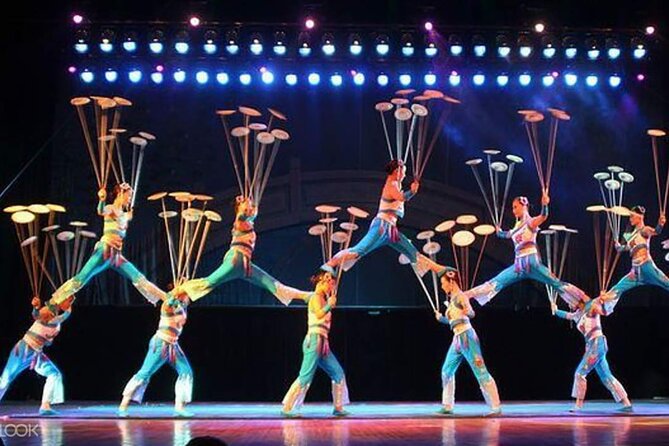 Beijing Acrobatics Show At Red Theater - What You Will See: From Plate Spinning to Universal