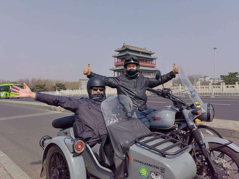 Beijing：Ancient & Modern City Tour by Sidecar(Day/Night) - The small temple stops and snack break you’ll remember later