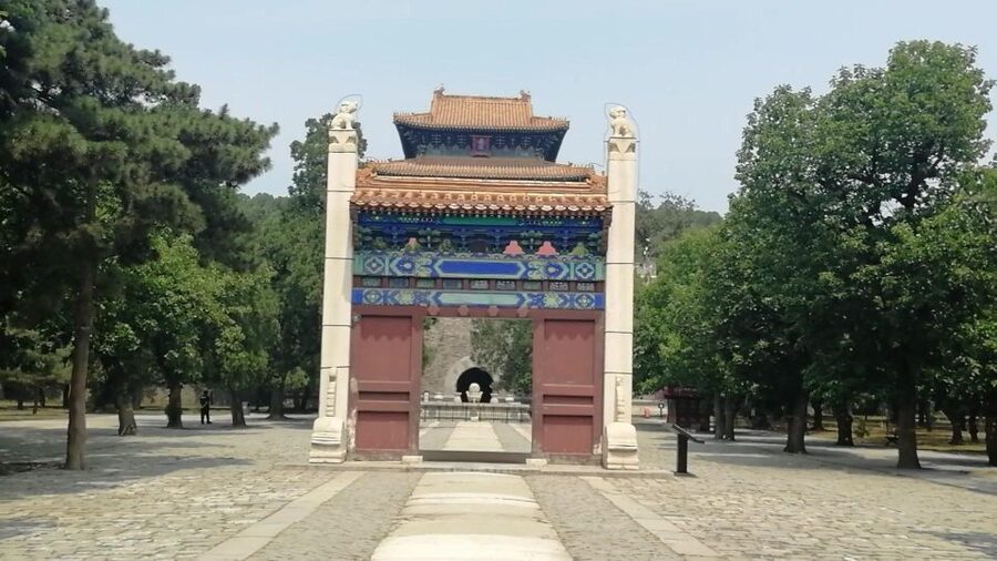Beijing: Badaling Great Wall & Ming Tombs VIP Skip-the-Line - Getting picked up in Beijing and heading straight north