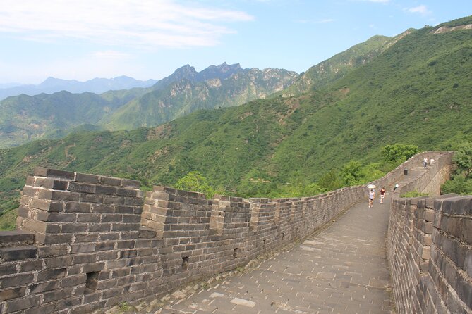 Beijing Badaling Wildlife Park & Juyongguan Great Wall Private Tour - Lunch from 1:00 pm to 2:00 pm, and how it affects the rest of your day