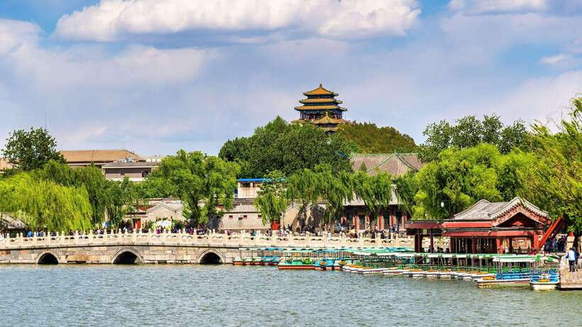 Beijing: Beihai Park Entry Ticket & English PDF Guidebook - Lake Time and Boat Rentals: See the Park Like Local Regulars