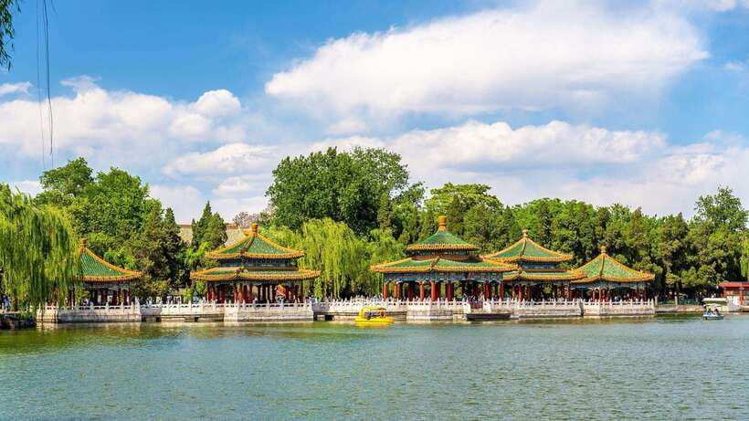 Beijing: Beihai Park Entry Ticket & English PDF Guidebook - Getting In Smoothly: The QR Ticket Advantage in Real Life