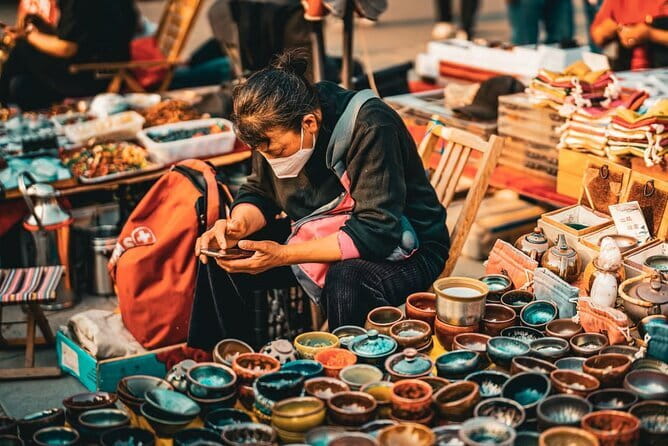 Beijing Culture Tour to Antique Market and Cloisonné Workshop - Panjiayuan Antique Market treasure hunt: what you should look for