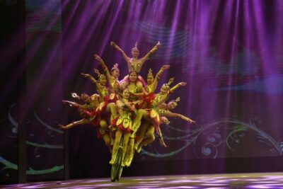 Beijing Evening Acrobat Show In Red Theater With Private Transfer