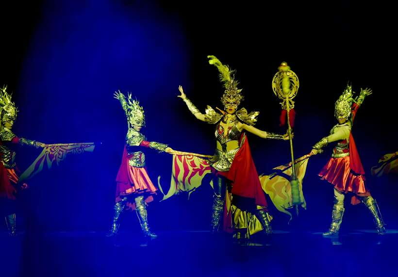 Beijing Golden Mask Dynasty Show With Private Transfer - Golden Mask Dynasty at OCT Theatre, and Why This Evening Works
