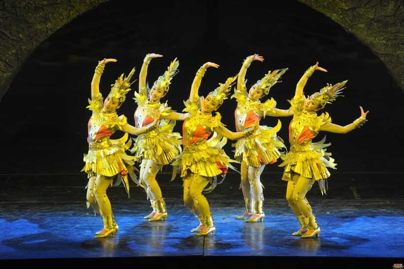 Beijing Golden Mask Dynasty Show With Private Transfer - Should You Book the Golden Mask Dynasty Show With Private Transfer?