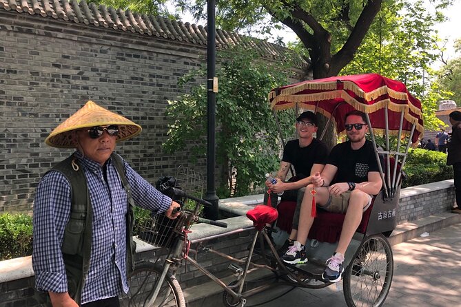Beijing Half Day Tour: 798 Art Zone, Houhai Lake and Hutong with Rickshaw Ride - A half day plan that mixes modern art and old Beijing