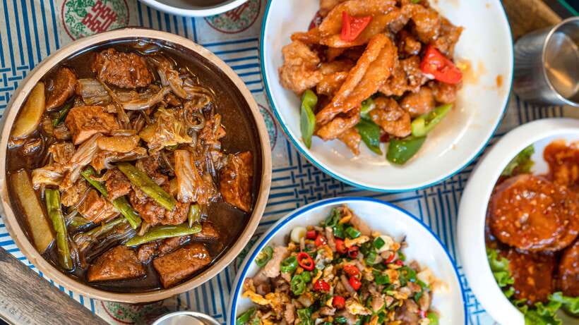 Beijing: Hidden Gems Guided Food Tour with Beer and Tastings - Beijing Noodles at a Hutong Courtyard Noodle House