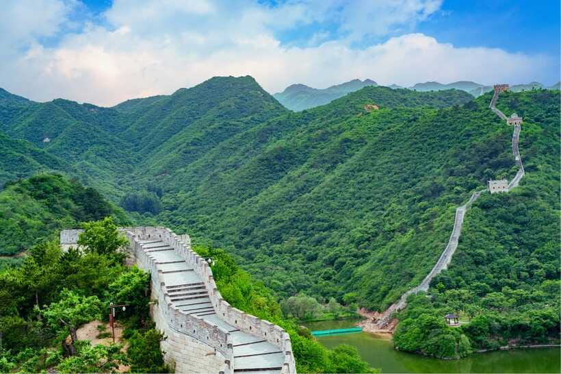 Beijing: Huanghuacheng Lakeside Great Wall Bus/Private Tour - Bus Tour vs Private Tour: Pick the Right One for Your Day