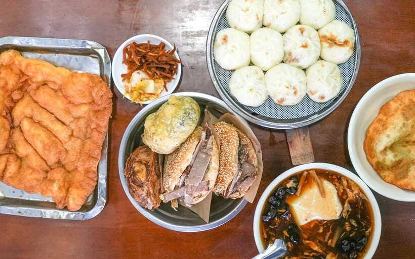 Beijing: Hutong Breakfast Food Tour - Stop 3: Jianbing with a Cheesy Twist