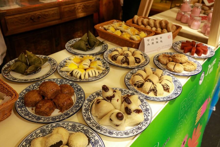 Beijing: Hutong Culinary Walking Tour with 15+ Tastings - Price and value: $76 for 15+ tastings