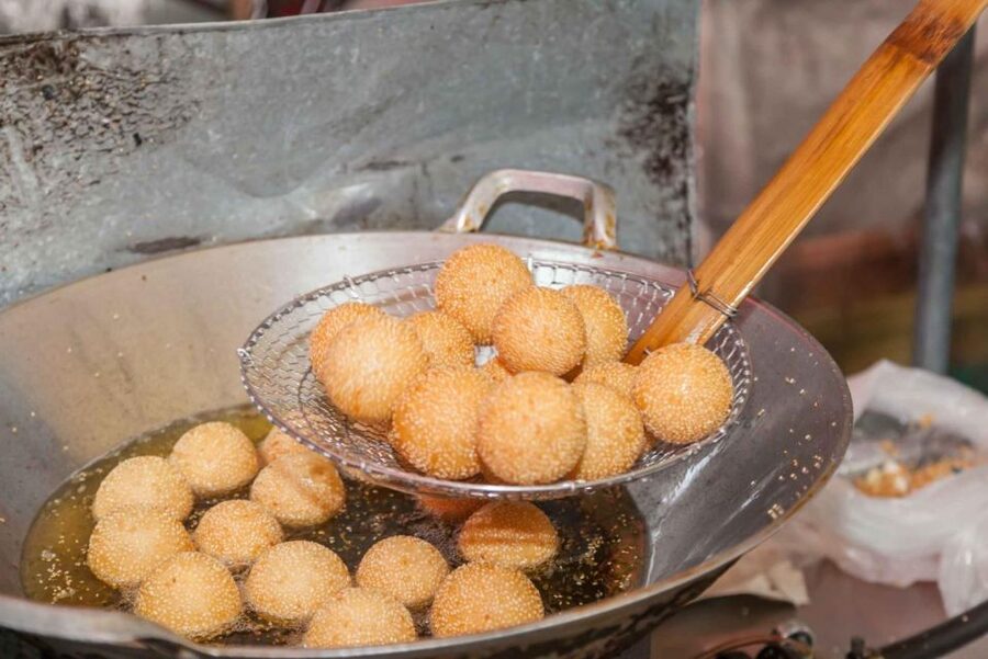 Beijing: Hutong Culinary Walking Tour with 15+ Tastings - Hutong food in a tight 3 to 4 hour rhythm
