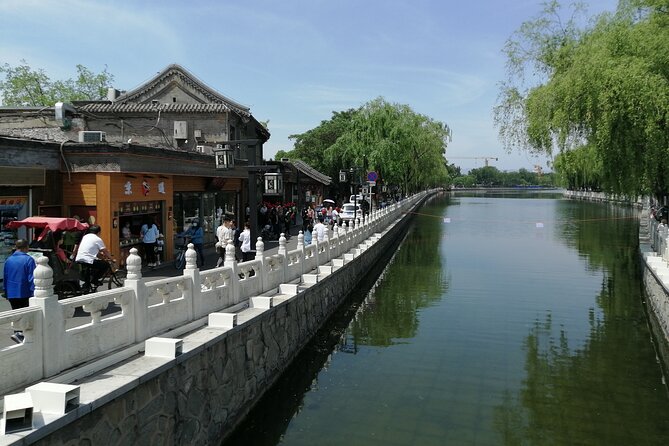 Beijing Hutongs Walking Tour - Nanluoguxiang Lanes: Courtyard Houses and the Feeling of Age