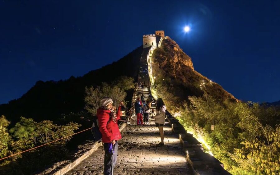 Beijing: Jinshanling and Simatai Wall&Gubei Watertown Tour - Timing the sunset mood: why the day-to-night plan is worth it