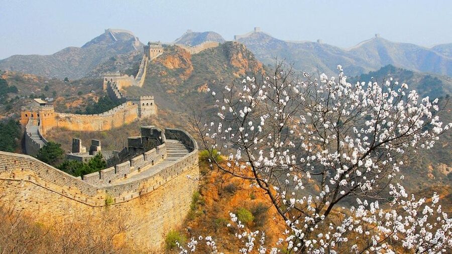 Beijing: Jinshanling and Simatai Wall&Gubei Watertown Tour - Who should book this Jinshanling plus Simatai plus Gubei Water Town tour