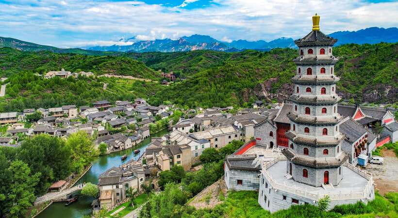 Beijing: Jinshanling Great Wall Private Tour with Options - What the guide actually does besides walking