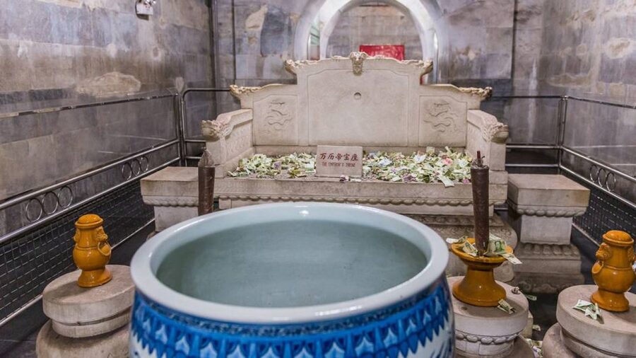 Beijing: Longqing Gorge, Ming Tombs & Lunch Private Day Tour - Price and value: what $208 buys you and what it does not