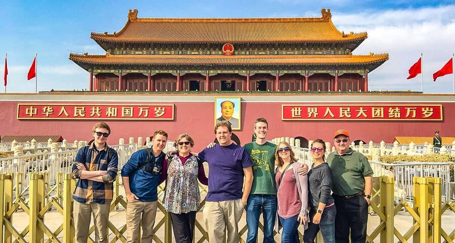 Beijing Mini Group: Great Wall, Forbidden City,Tiananmen Sq. - Houhai Lake and Yandaixiejie Hutong: a flexible finish for night wandering