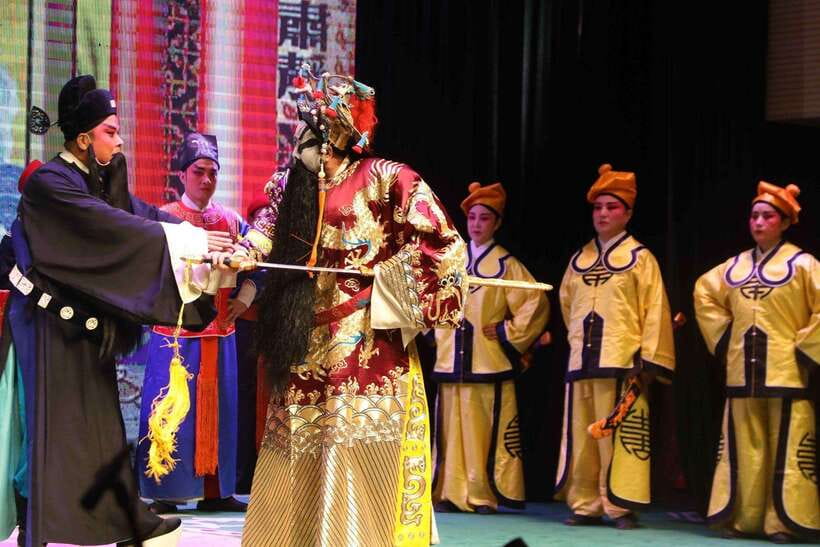 Beijing: Must-See Peking Opera at Liyuan Theatre Ticket - Seat choices A through D, who should pick what