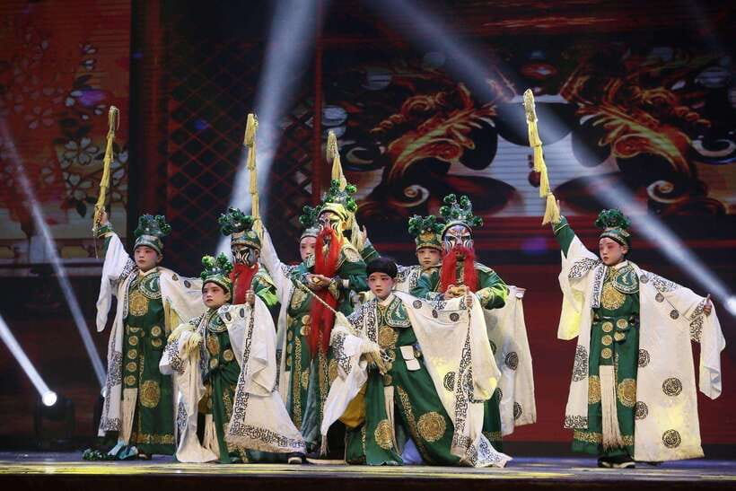 Beijing: Must-See Peking Opera at Liyuan Theatre Ticket - The good, the weird, and the older building reality