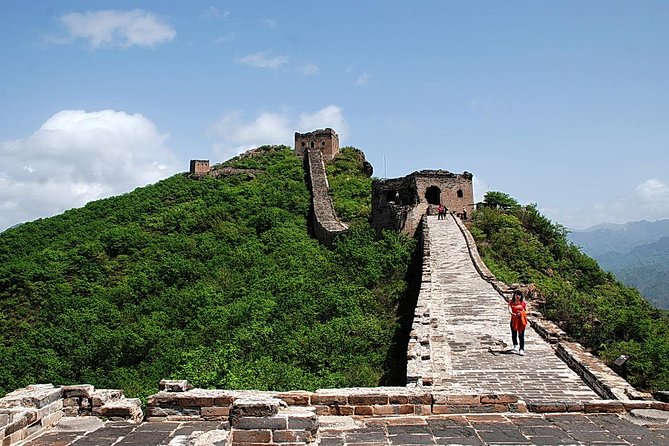 Beijing Mutianyu Great Wall Tour with Night View of Simatai and Gubei Water Town - Simatai After Dark: The Night Views Come With Real Climbing