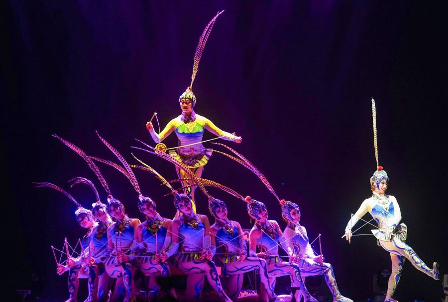 Beijing: Night Tour of Acrobatics Show Including Transfer - Costumes, Minimal Music, and Centuries-Old Skill