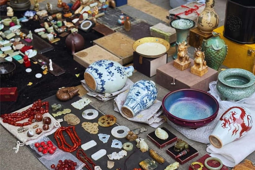 Beijing: Panjiayuan Market&Liangma River Cruise Night Tour - The private timing that makes this feel easier than DIY
