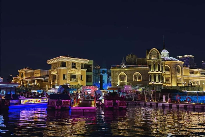 Beijing: Panjiayuan Market&Liangma River Cruise Night Tour - Street food tasting, how to make it work for your evening