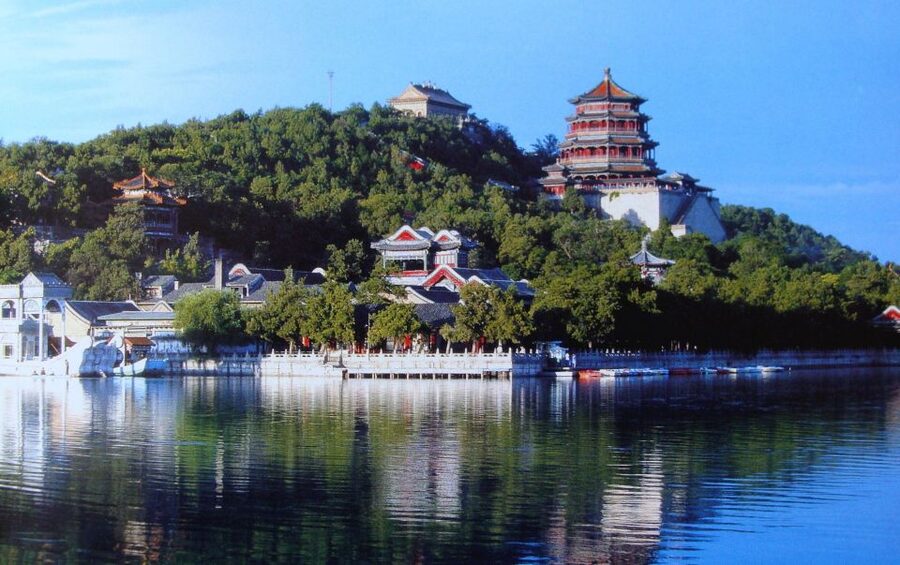 Beijing Private City Trip Including Lunch - Lunch break: local food without derailing the schedule