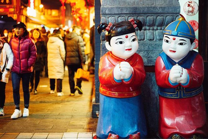 Beijing Private Night Tour - Food Market First: Wangfujing-Style Snacks and How to Handle Them