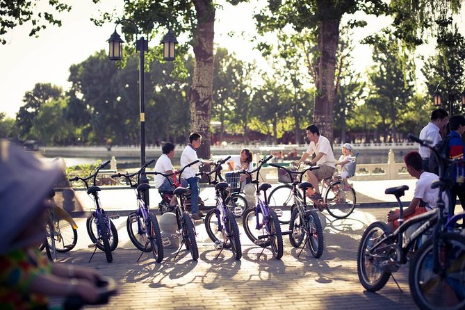 Beijing Private Tai Chi Class and Bike Tour at Houhai Lake - The 1-hour Tai Chi class on the banks of Shicha Hai