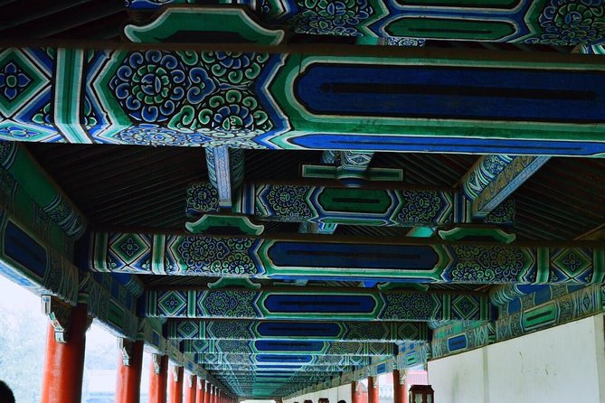 Beijing Private Tour to Temple of Heaven, Panda House and Summer Palace - Hongqiao Market: a low-pressure souvenir pause